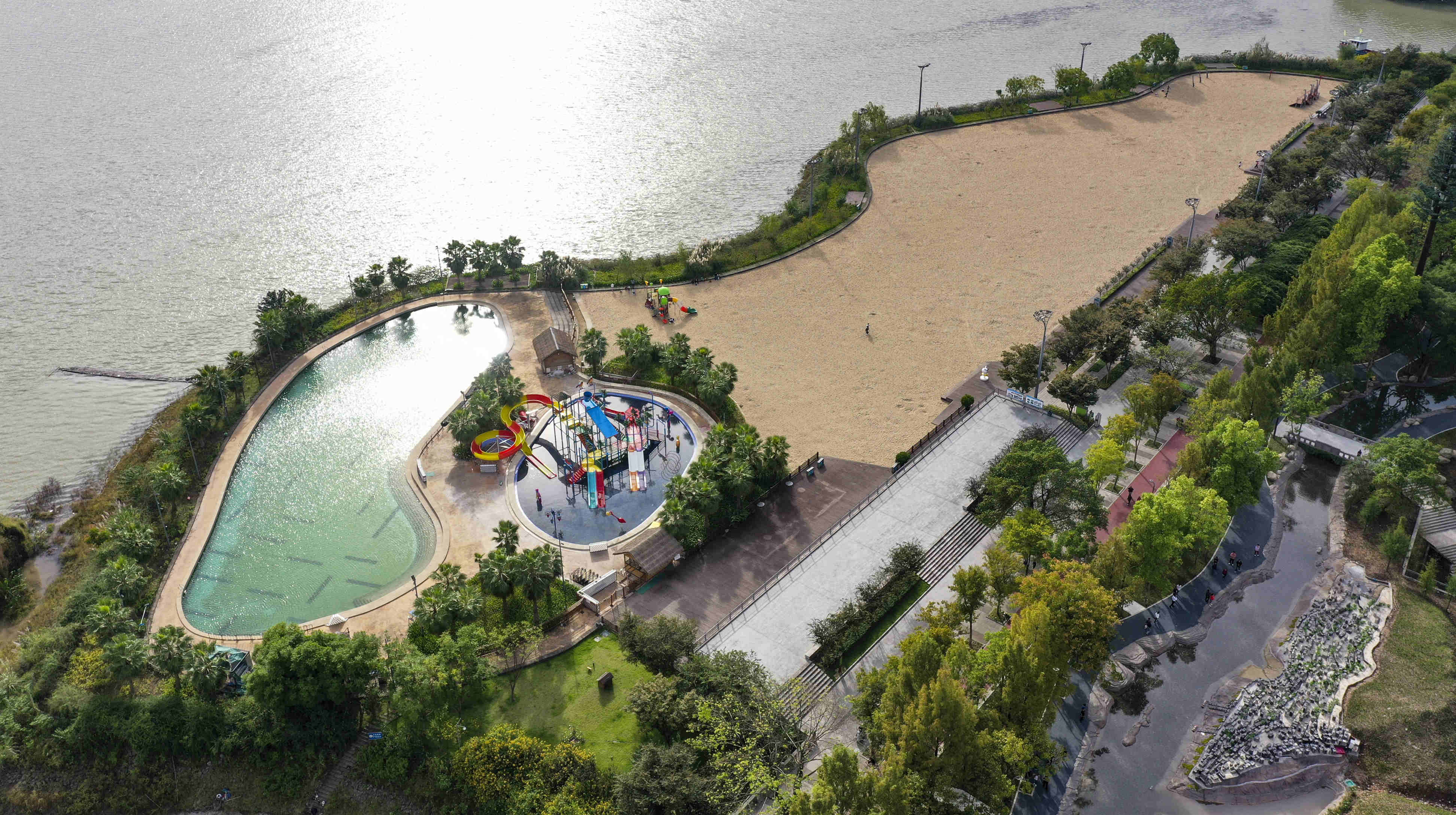 綠色經濟發展前景無限 12家海內外企業獲得殊榮