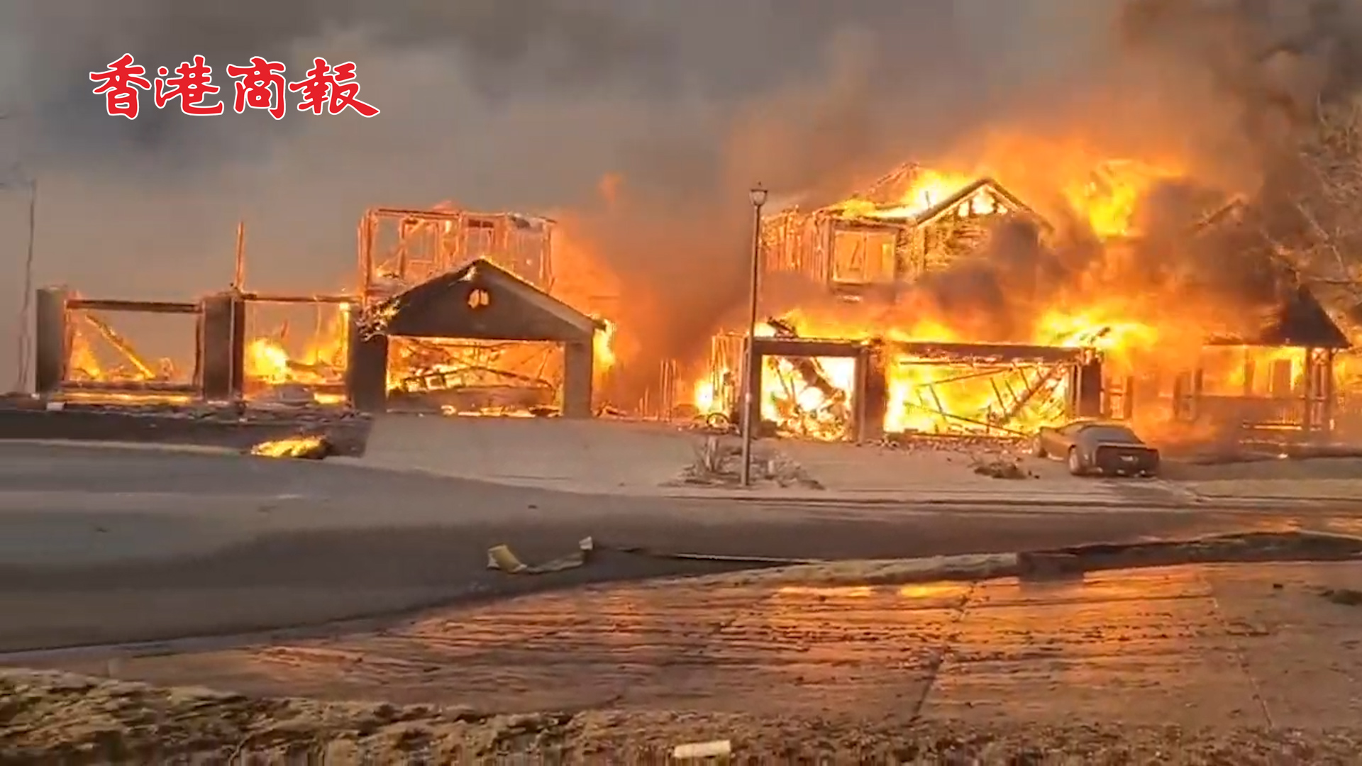 有片丨美國科羅拉多州野火瘋狂肆虐 上萬民眾逃離宛如災難大片