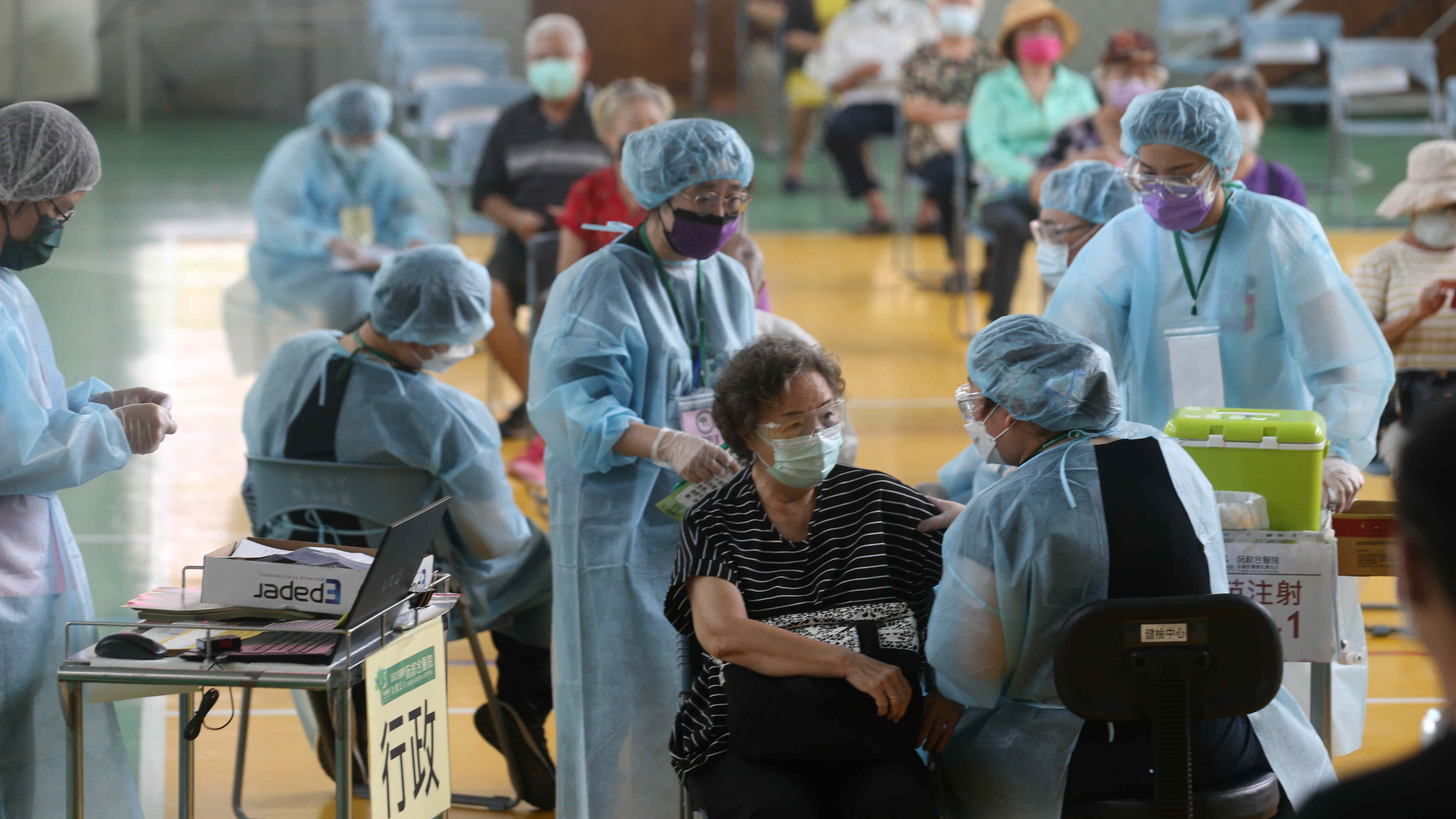 台灣新增41例境外輸入確診病例 再創新高