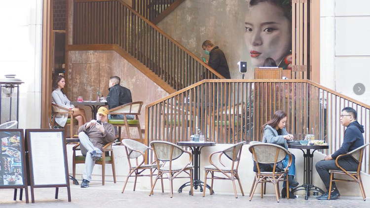 年初四或以疫苗氣泡放寬限制 陳肇始稱「首要是重開晚市堂食」