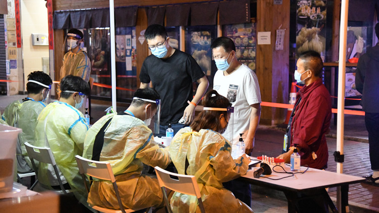 涉嫌違反防疫規例 2前機艙服務員被起訴