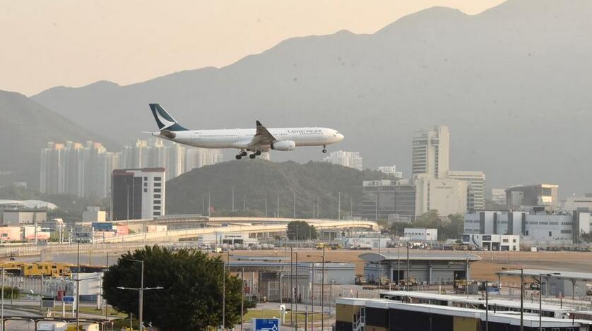 傳母企太古有意甩貨 國泰否認賣盤