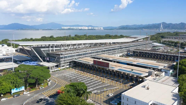 有片 | 深圳灣口岸入境客流迎來小高峰