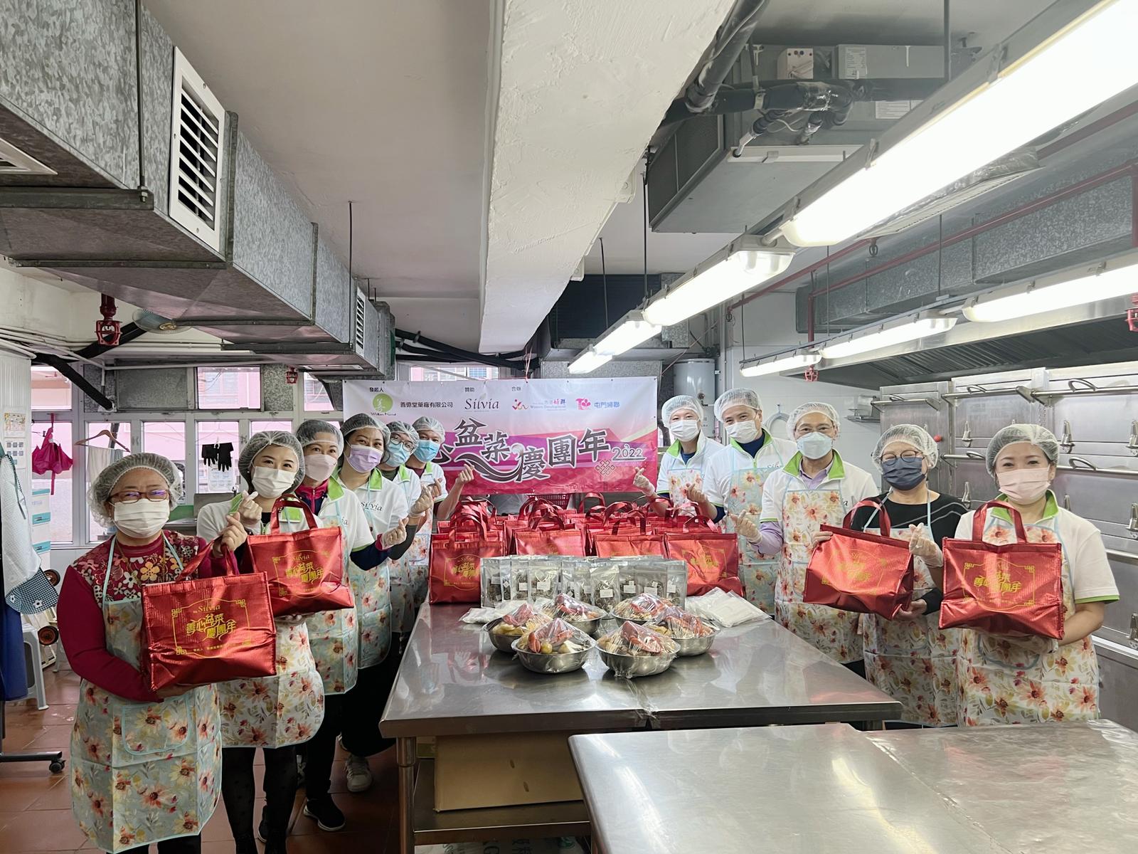 善心盆菜慶團年贈500戶新界家庭