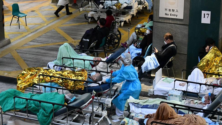 政府為尚待入院或隔離設施人士提供進一步支援