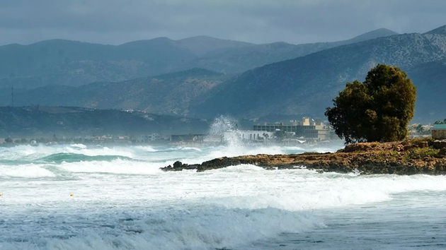 【追蹤報道】希臘海域渡輪火災事故已致1人死亡 仍有10人失蹤
