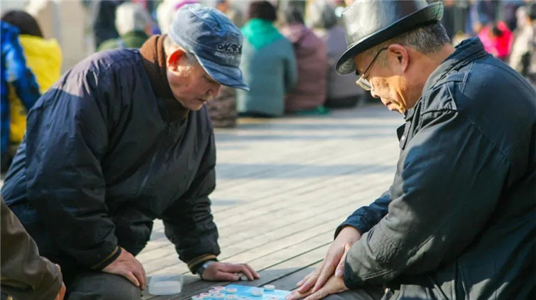 國務院：實施漸進式延遲法定退休年齡 大力發展銀髮經濟