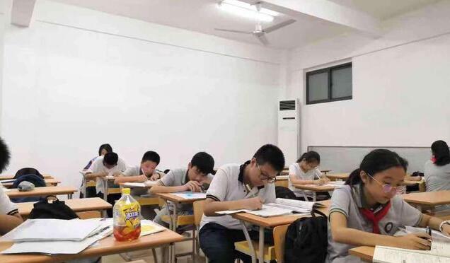 教育部：  學科類培訓線下機構壓減率超九成   「雙減」後家長教育焦慮緩解