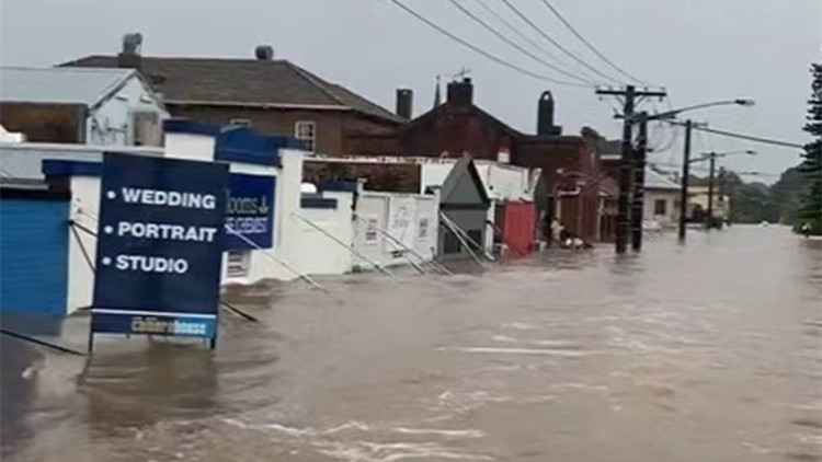 澳洲東岸暴雨成災  至少9人死亡 400人失蹤