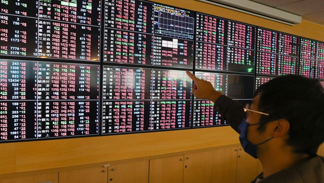 台股盤中漲逾260點收17900點 鋼鐵航運領漲