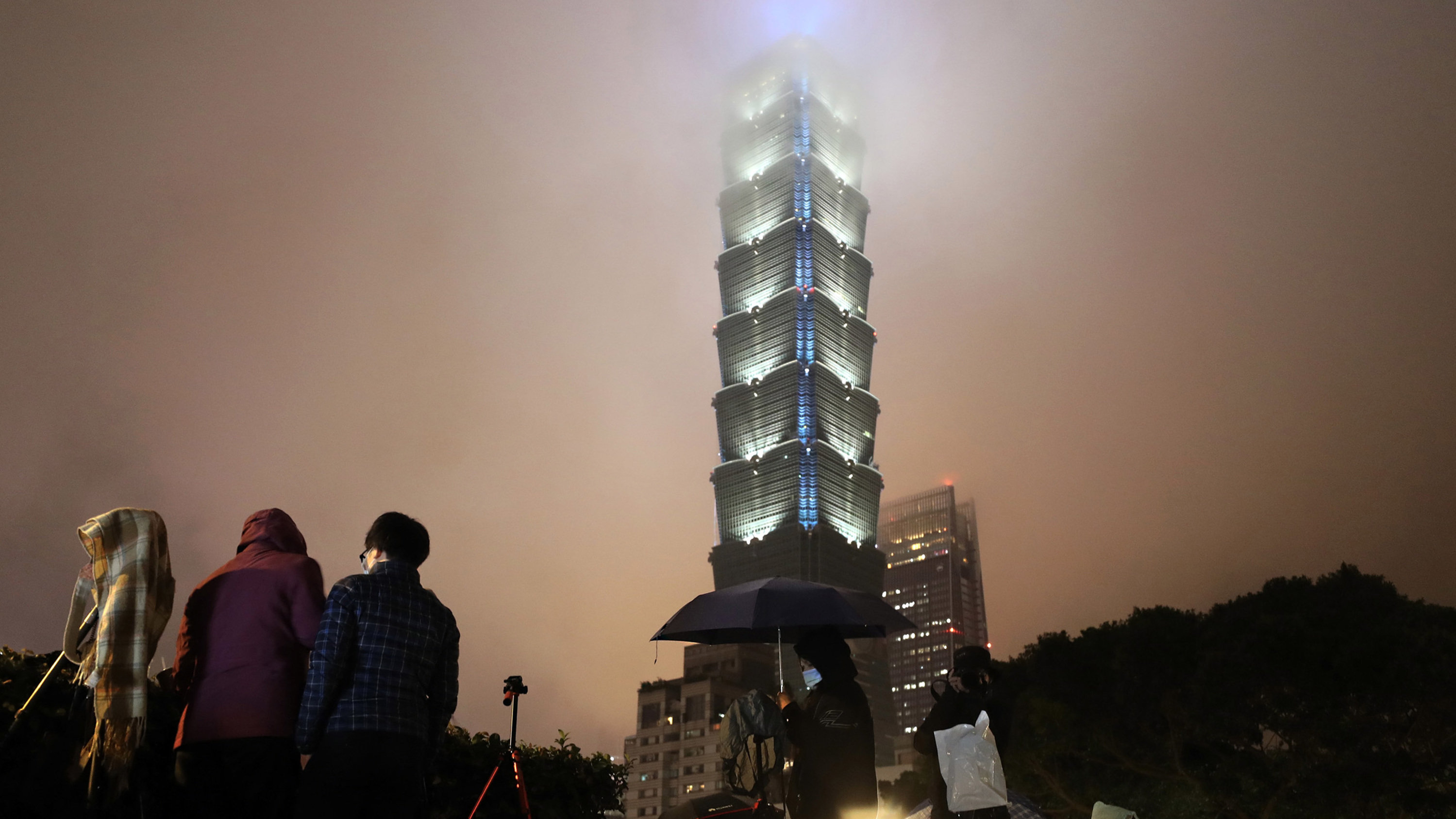 台立法機構新會期藍綠各獲8席召委