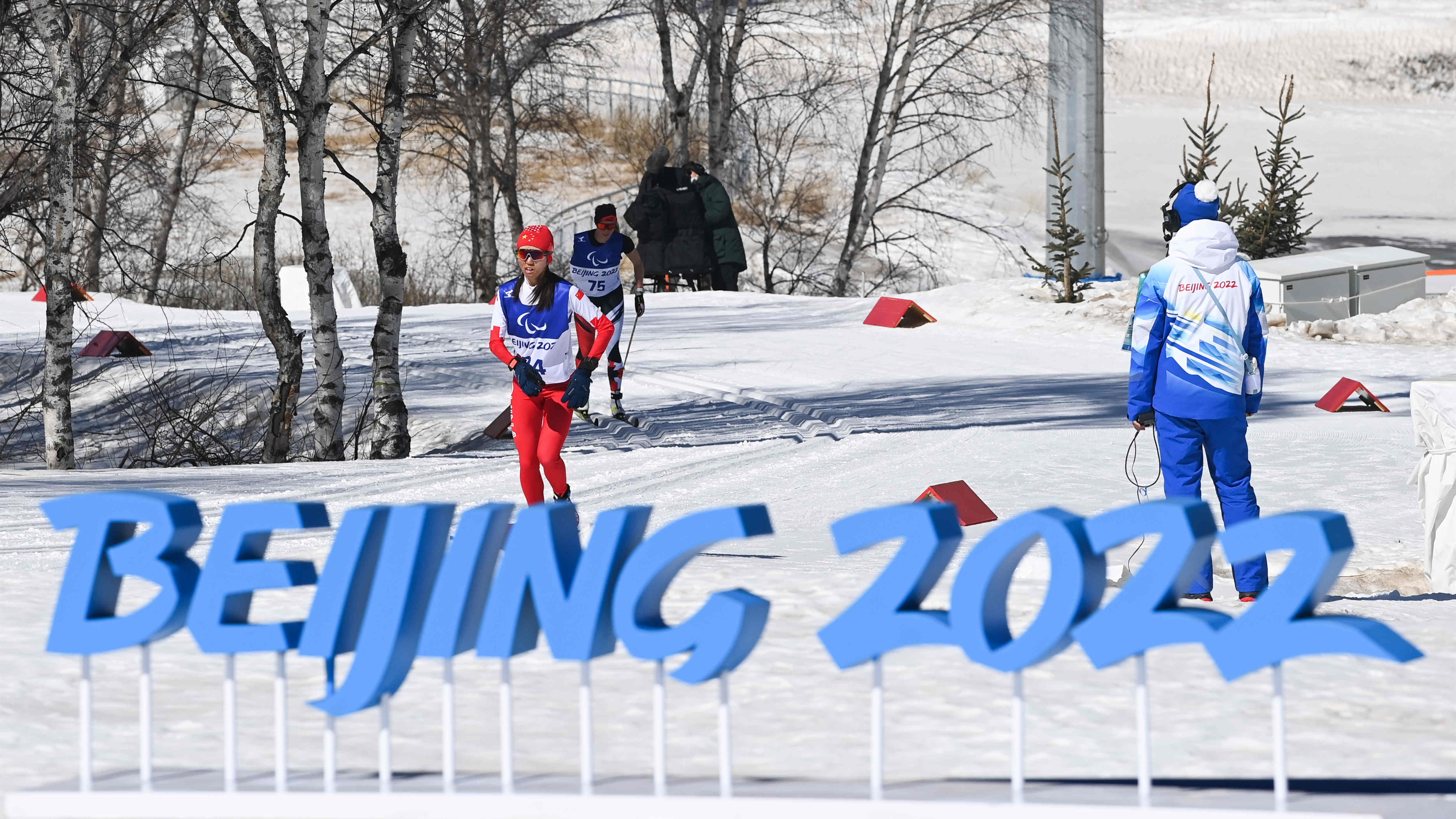 視障選手如何射擊滑雪？