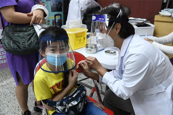 生命至上 中央有求必應 眾擎易舉 抗疫必定成功