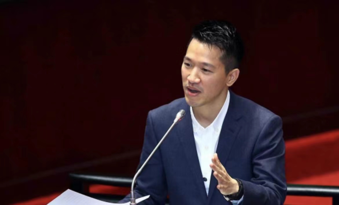 打電玩可上戰場？綠委何志偉神邏輯遭嘲 