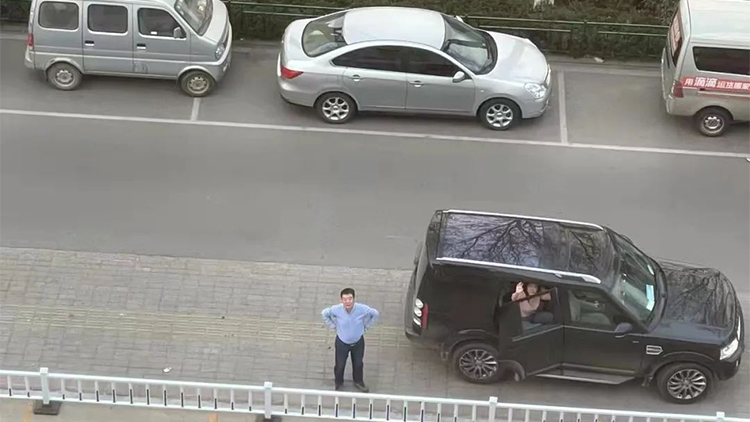 有片 | 老爸讓女兒隔離選靠馬路房間，好想哭