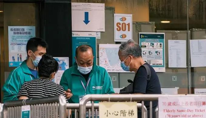 專家料6月底本港每日確診仍會維持三位數 須進一步推高長者接種率