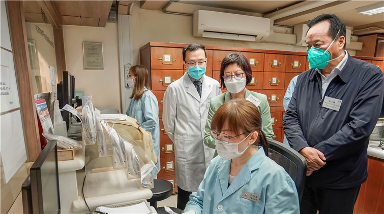 內地中醫專家組與醫局研新冠治療