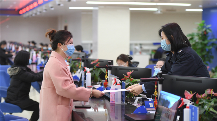 發放萬億退稅「大禮包」大規模留抵退稅政策4月1日起實施