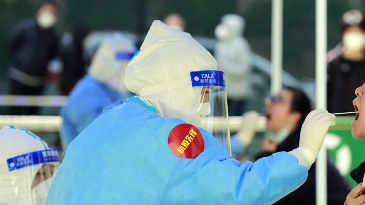 孫春蘭在滬調研：堅決打贏疫情防控攻堅戰