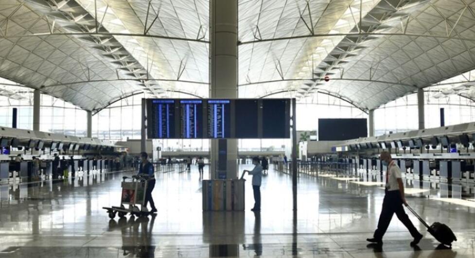 【港事講場】取消禁飛增風險 慎思預案防反彈