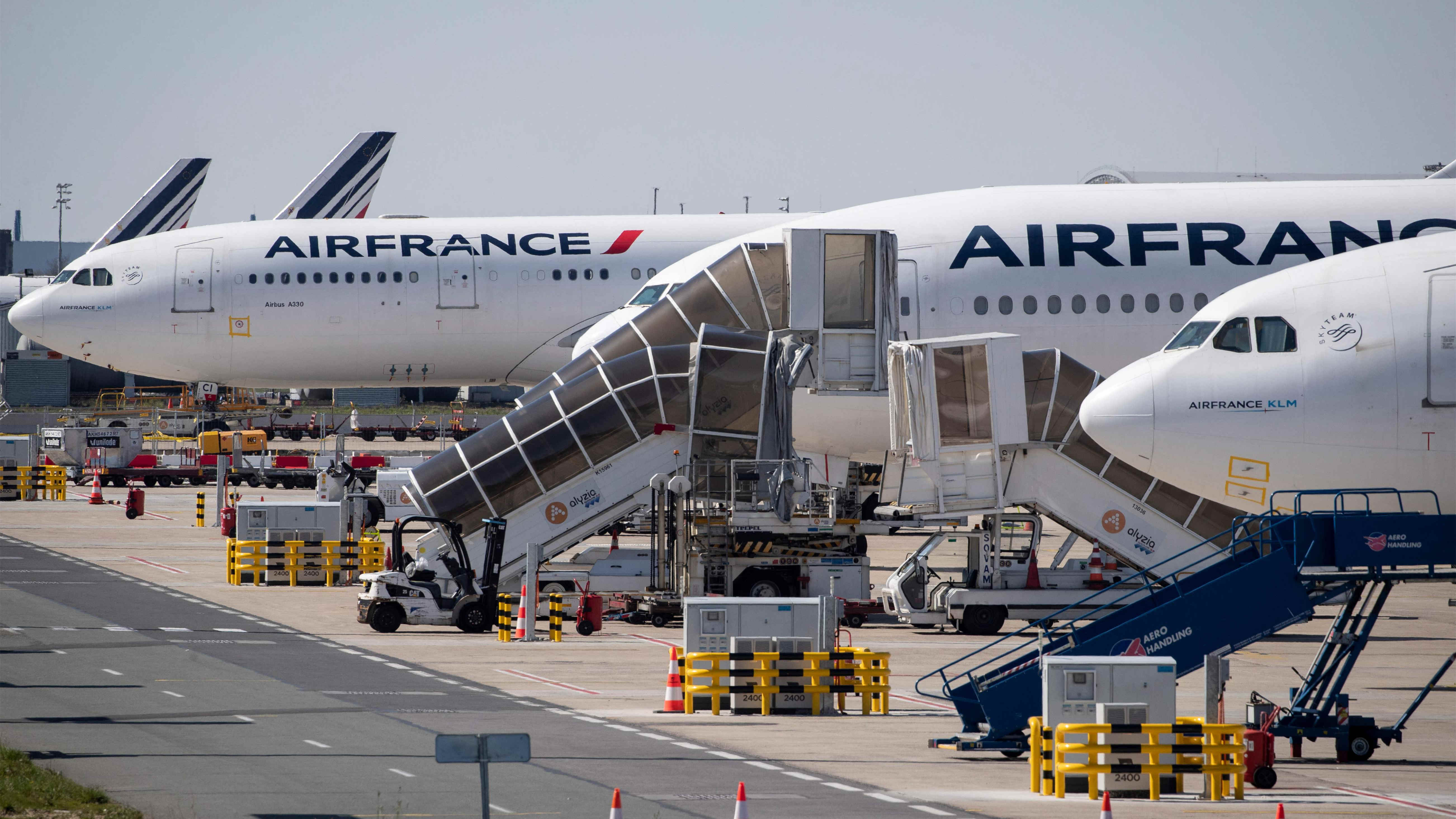 法航一架波音客機降落時一度失控 官方機構展開安全調查