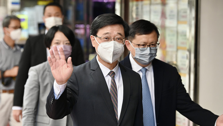 李家超一天趕10場 拜訪拉票 解釋施政理念爭取支持凝聚共識