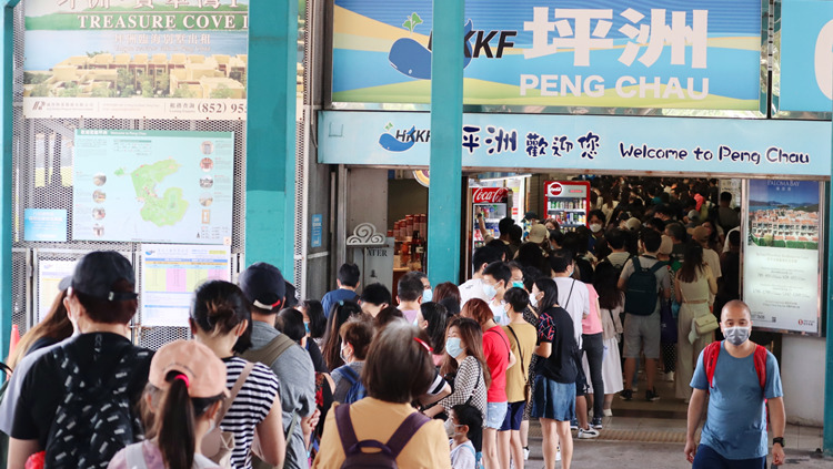 確診逾兩月來首降至三位數 特首籲市民復活節勿鬆懈