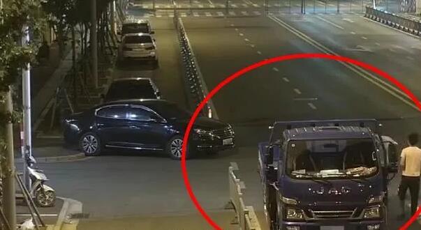 兩男子偽造防疫車輛通行證及公文被依法採取刑事強制措施