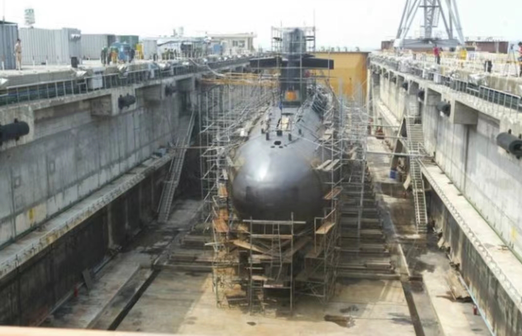 台「自造潛艇」驚現天價馬桶 單價8萬新台幣承包商竟報8萬美元