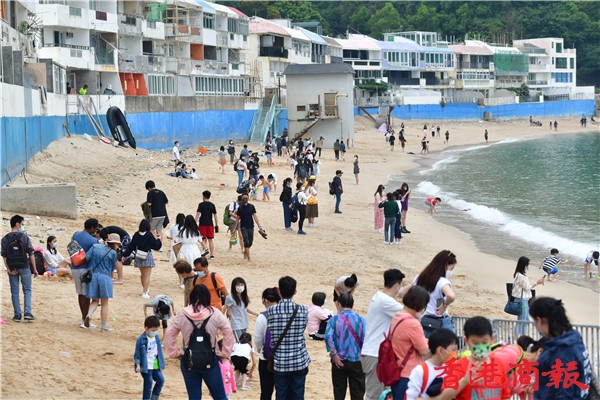圖集丨復活節假期最後一日 街頭商場沙灘人頭湧湧