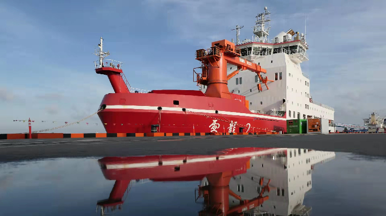 中國第38次南極科學考察隊隨「雪龍2」號極地科考船先行返滬