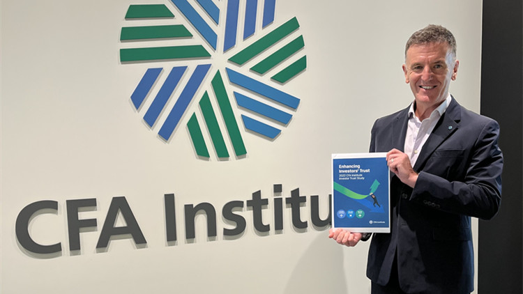 CFA協會：投資者對金融服務的信任度破頂
