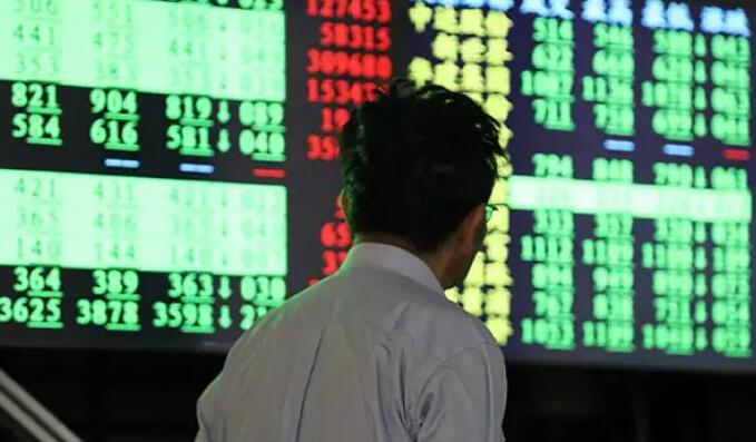 【A股午評】滬指大跌2.42% 逼近3000點整數關口