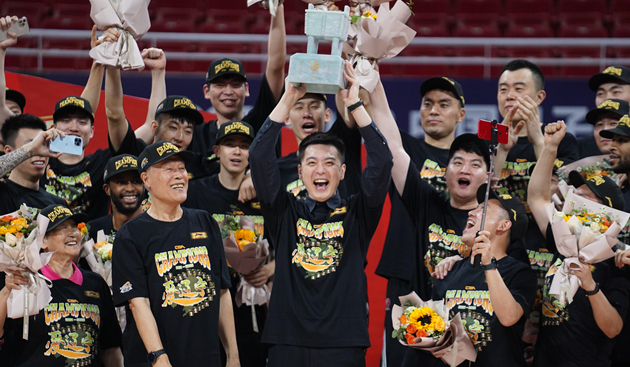 遼寧橫掃廣廈時隔4年再度問鼎CBA總冠軍