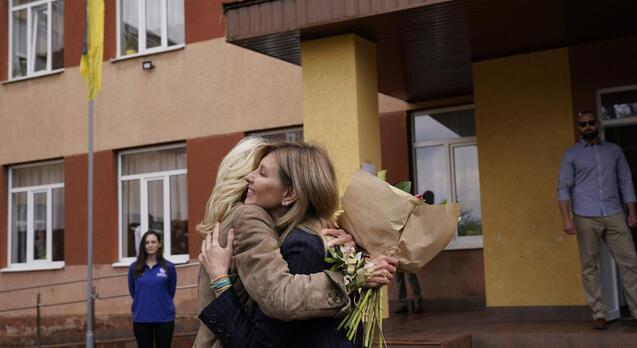 美國第一夫人突訪烏克蘭 與澤連斯基夫人會面