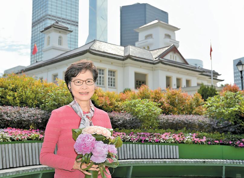 林鄭祝願各位媽媽身體健康 母親節逢佛誕食肆旺爆