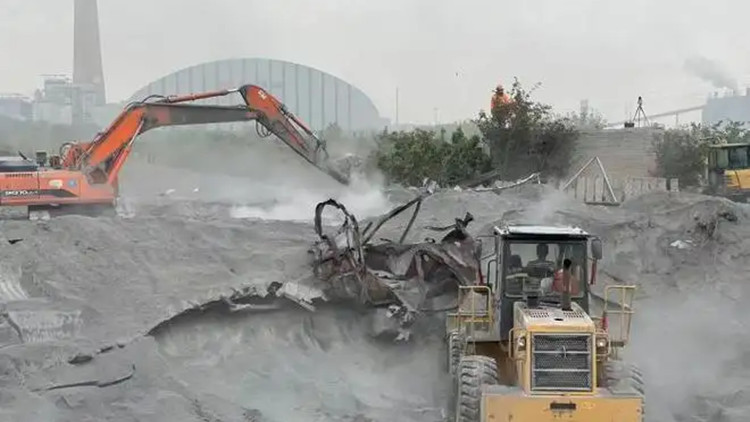 山西晉中粉煤灰倉傾倒事故共造成3人遇難