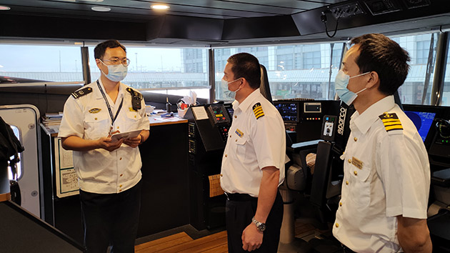 受強降雨強對流天氣影響 深圳海域實施交通管制