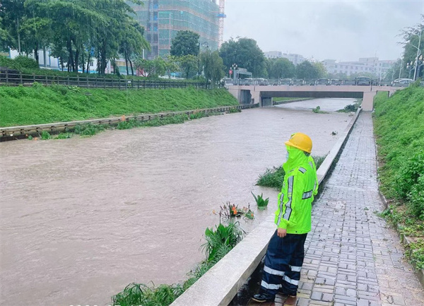 深圳西鄉街道組織千名網格員齊防汛
