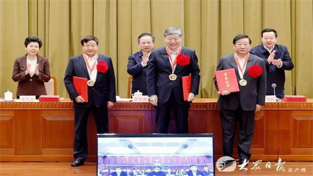 張瑞敏、譚旭光、王振欽、張波……山東64名優秀企業家要收「徒弟」了