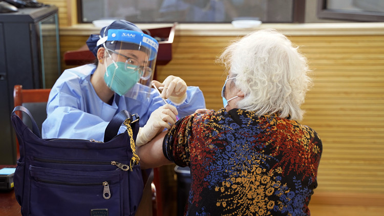 上海：有序恢復老人新冠疫苗和兒童計劃免疫接種服務