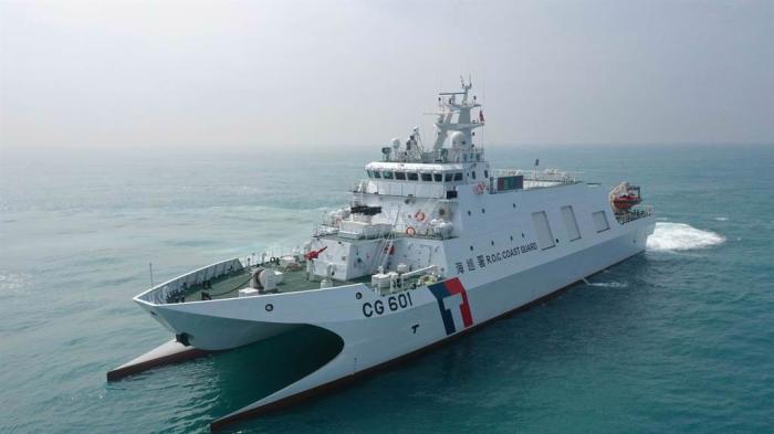 台「海巡署」安平艦首次試射「雄二」導彈