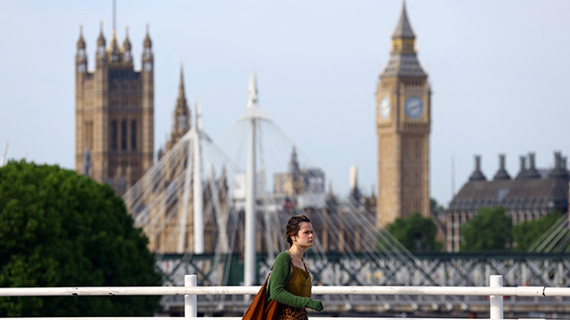 【商報圖說】英國家庭財政信心直插谷底