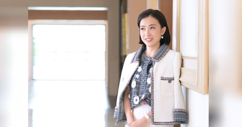 華置向「百日BB」及百歲長者送出禮品