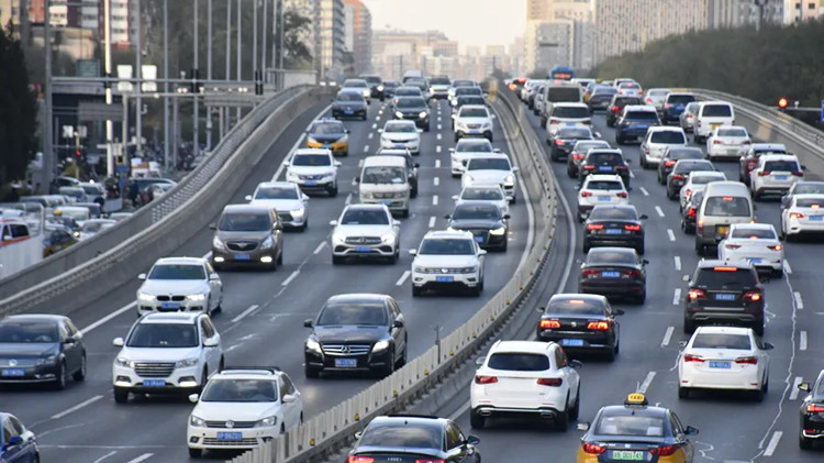 減半徵收部分車輛購置稅 實施首日廣東300餘台車獲減免