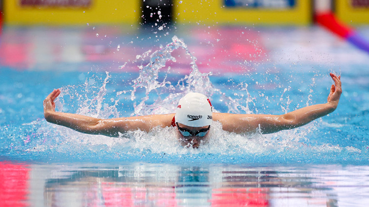 張雨霏世錦賽100米蝶泳摘銅