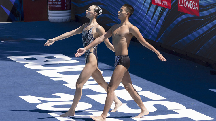 世錦賽花游混雙摘銅創歷史 萬樂天100米仰泳第四名