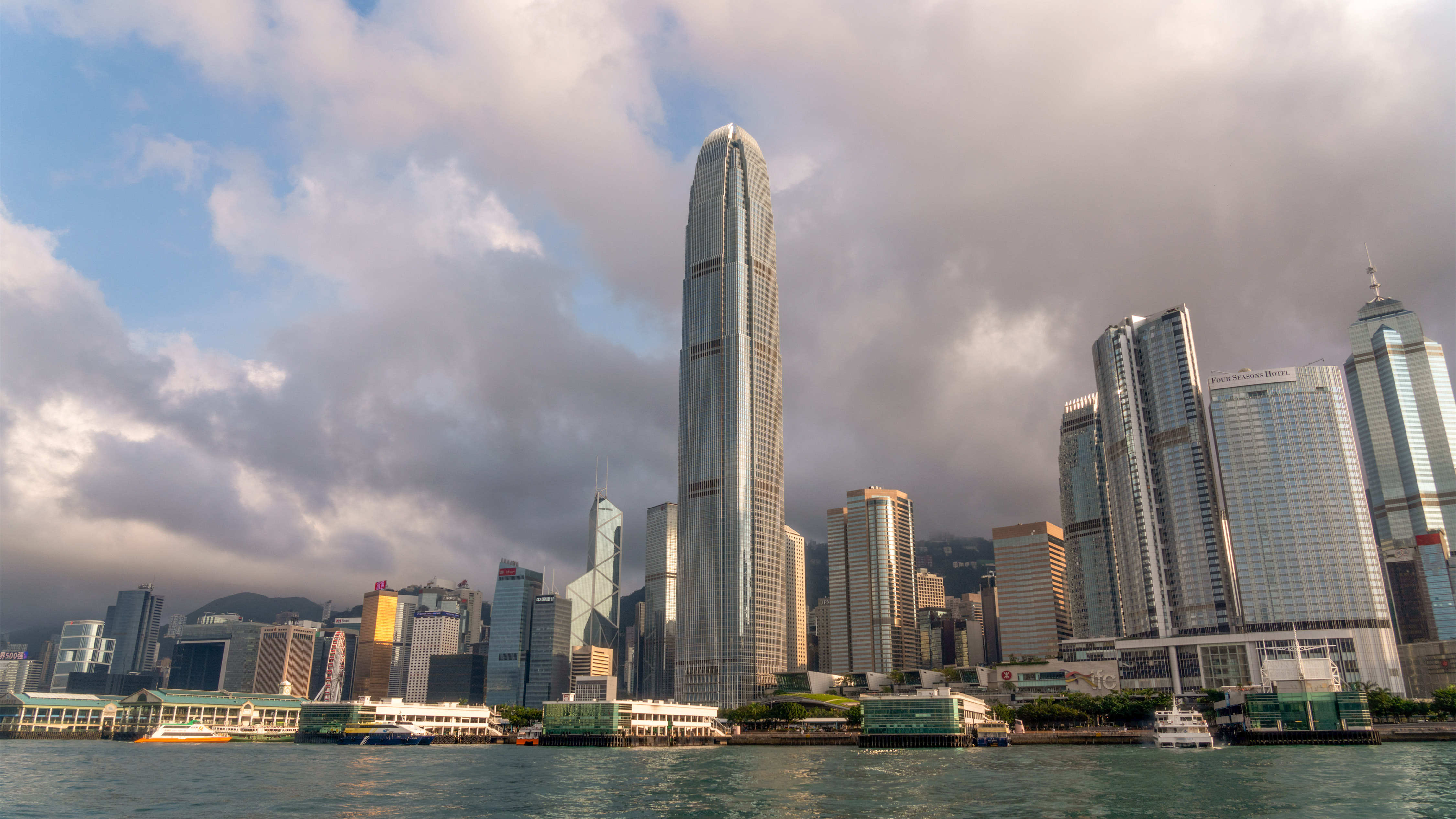 【商報圖說】回歸前後大回顧：金融篇