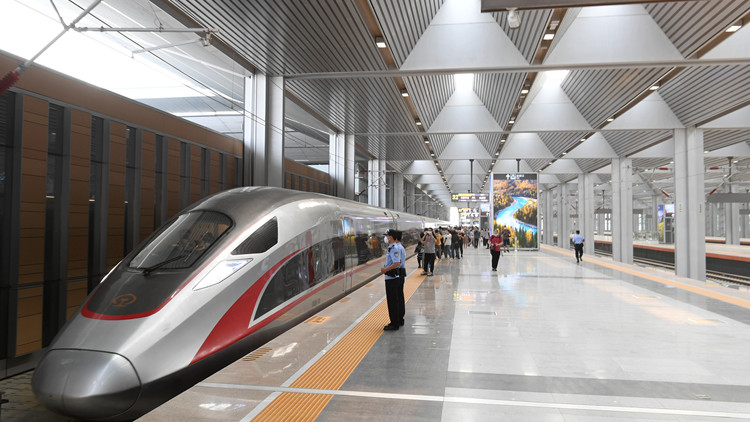 全國鐵路客流漸回暖 暑運估發送旅客5.2億人次