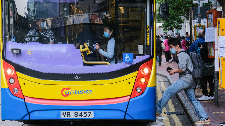 天文台改掛三號風球 新巴城巴九巴等陸續恢復服務